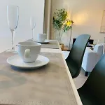 Bubbles By Bloss, Familieappartement Met Terras Oostende