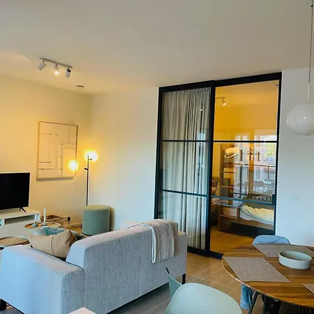 Bubbles By Bloss, Familieappartement Met Terras 奥斯滕德